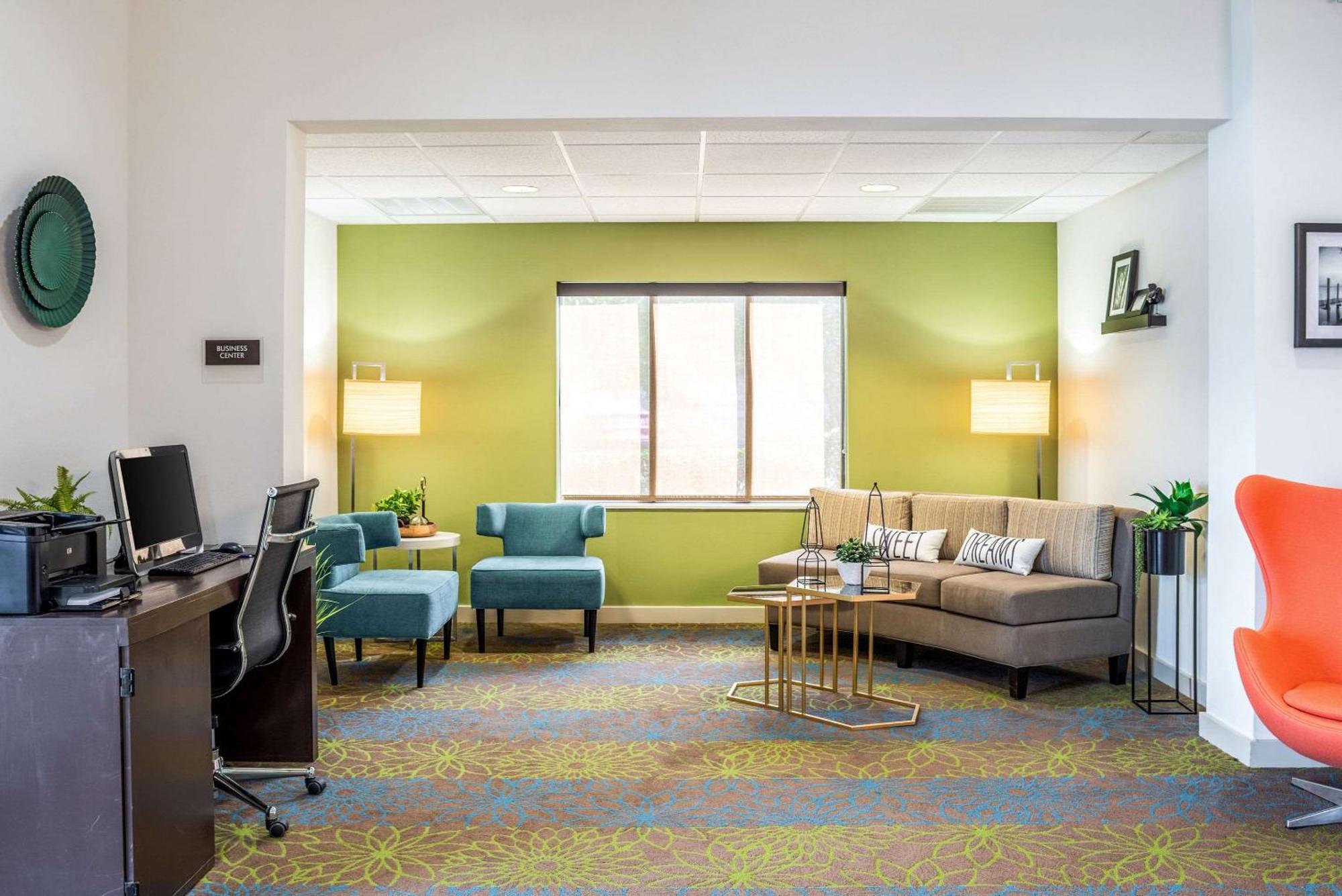 Sleep Inn & Suites Harrisonburg Near University Экстерьер фото